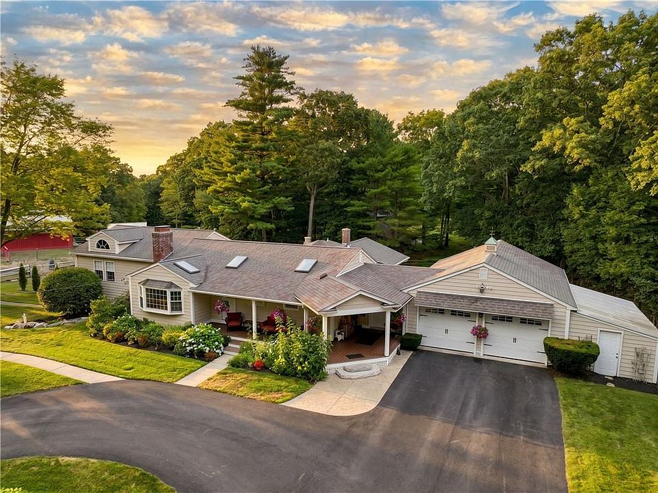 1st image of 226 Tourtellot Hill Rd