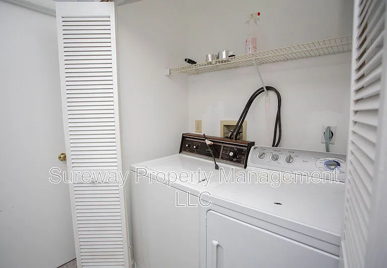 12 Grant Ln — Photo 24