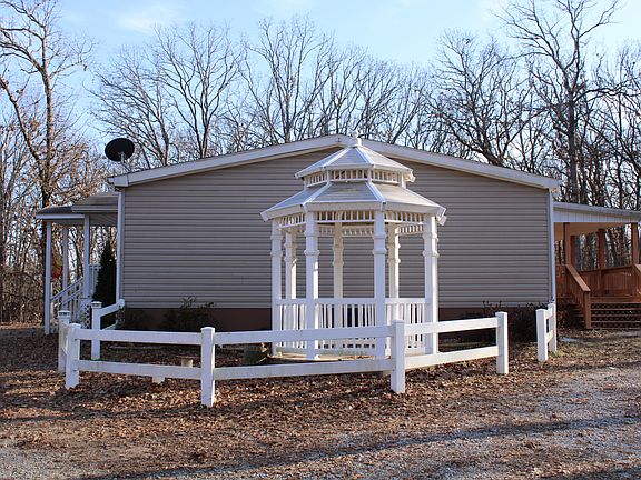 4th image of 4675 NE 201 Road