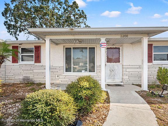 2nd image of 11200 Tamarix Ave