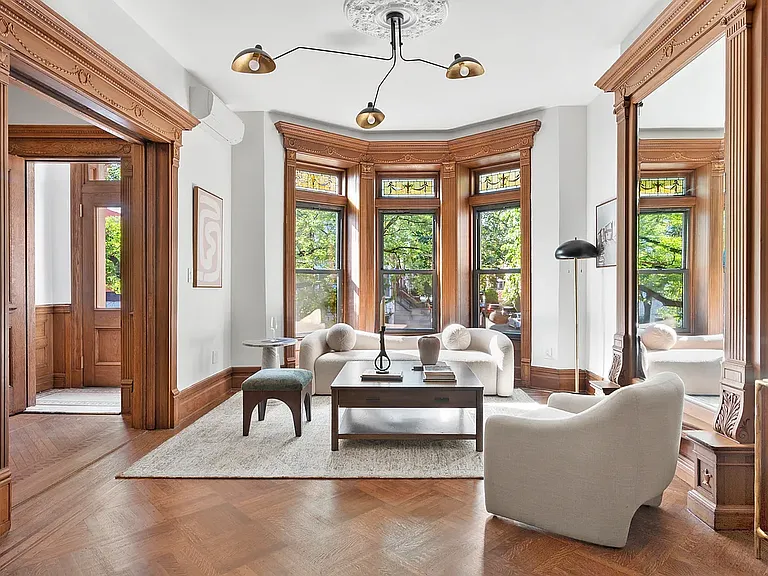 1137 Park Pl #PARLOR — Photo 1