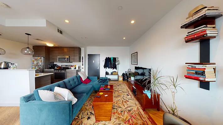 Rented by Bond New York | media 5