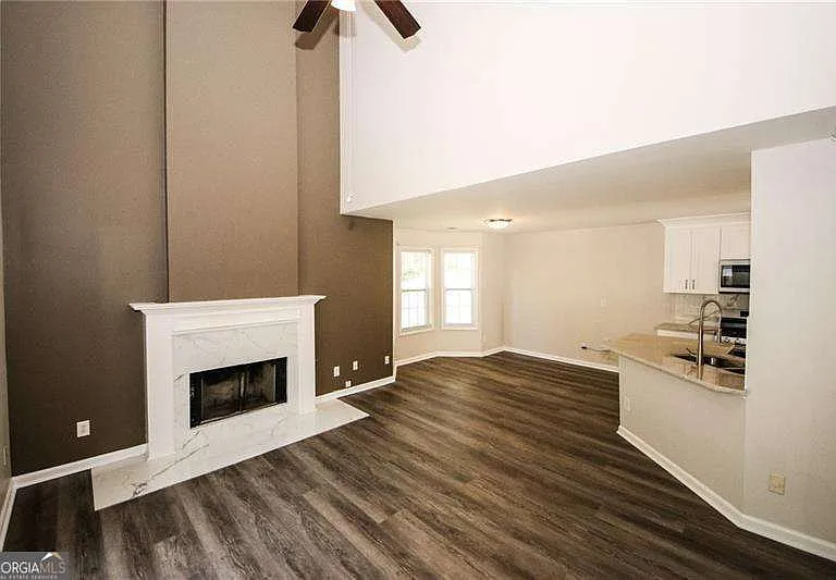 121 Stoneforest Dr — Photo 8
