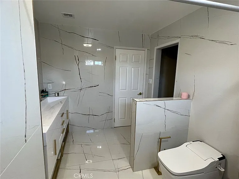 1432 N Catalina St — Photo 19
