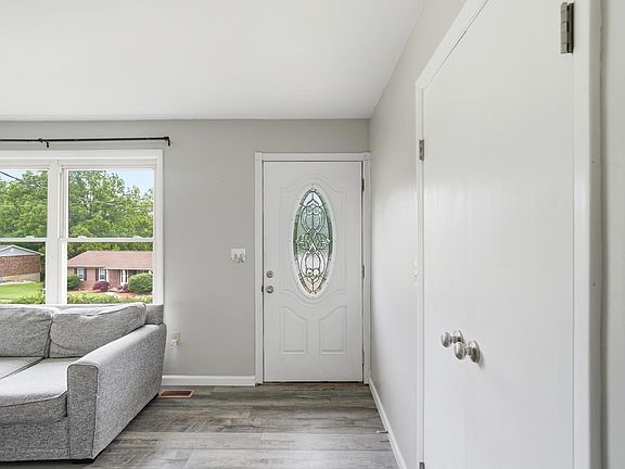 4th image of 49 Sylvan Dr