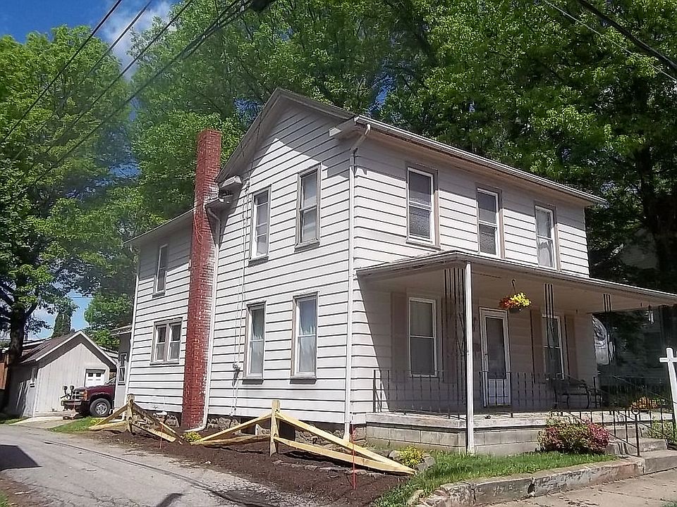 1st image of 225 Rose Ave