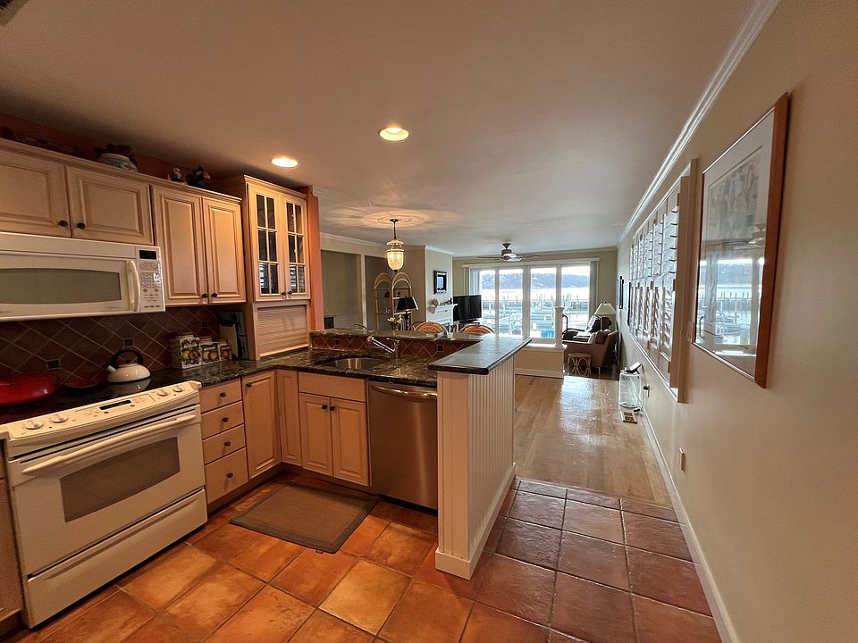 8 Oyster Point Greenport, NY Zillow