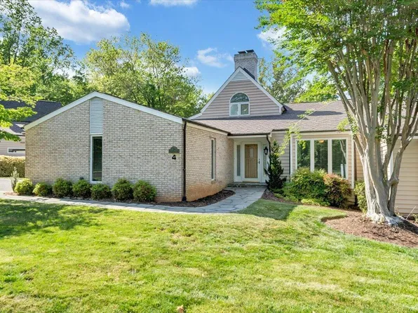 30 Island Green Dr #4, Penhook, VA 24137