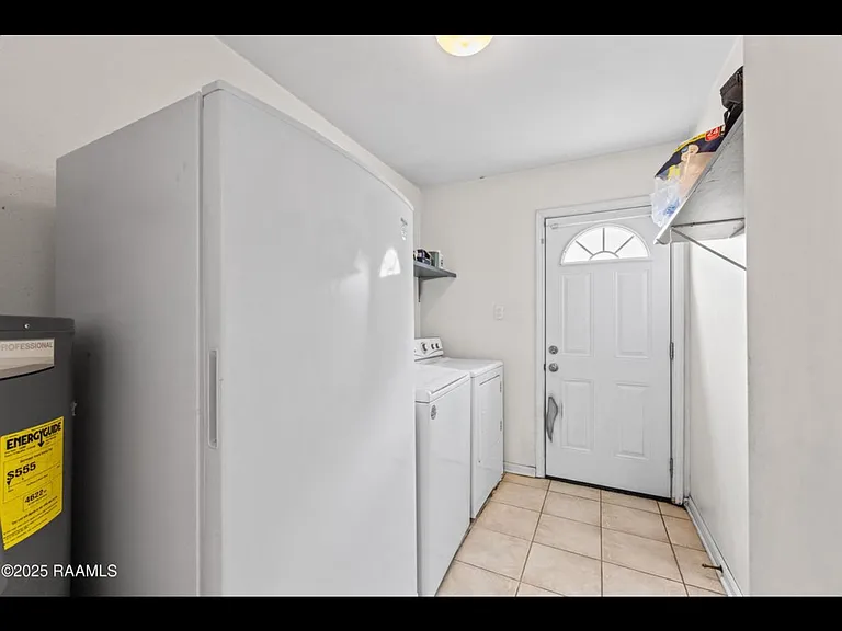 1413 Montagne St — Photo 9
