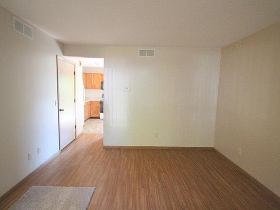2nd image of 922 Emerald Ave NE #1