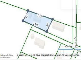 206 W Juniper St, Bladenboro, NC 28320