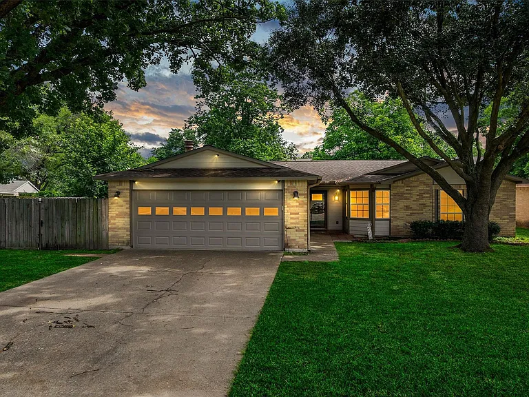 10122 Green Valley Ln — Photo 20