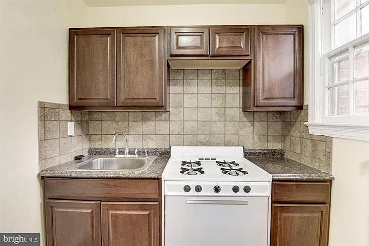 1st image of 1210 Taylor St NW #4