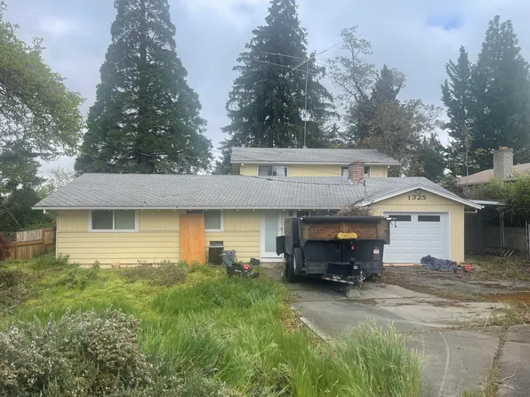 1325 Ridge Way, Medford, OR 97504