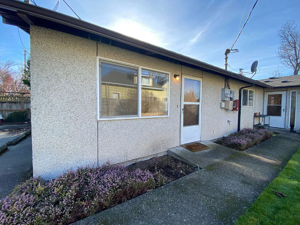 Photo 1 of 15 - 2406 Jaeger St #B - Bellingham, WA Primary Photo - 2406 Jaeger St #B