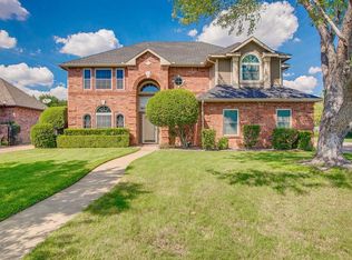 7501 Lands End Dr, Arlington, TX 76016