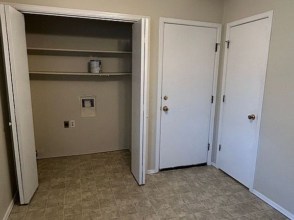 4th image of 2213 S Hartford Cv