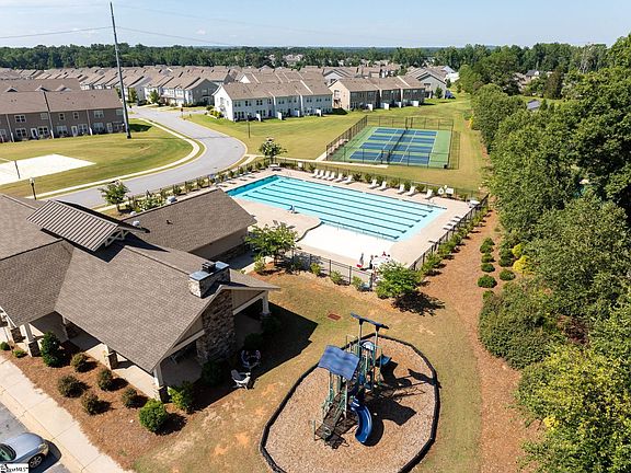3rd image of 331 Sudduth Farms Dr