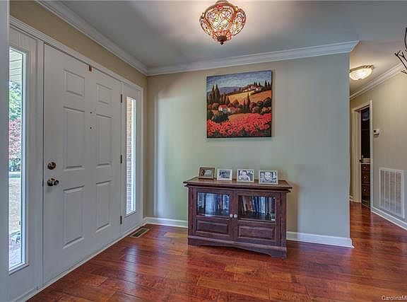5th image of 20 Barnes Dr