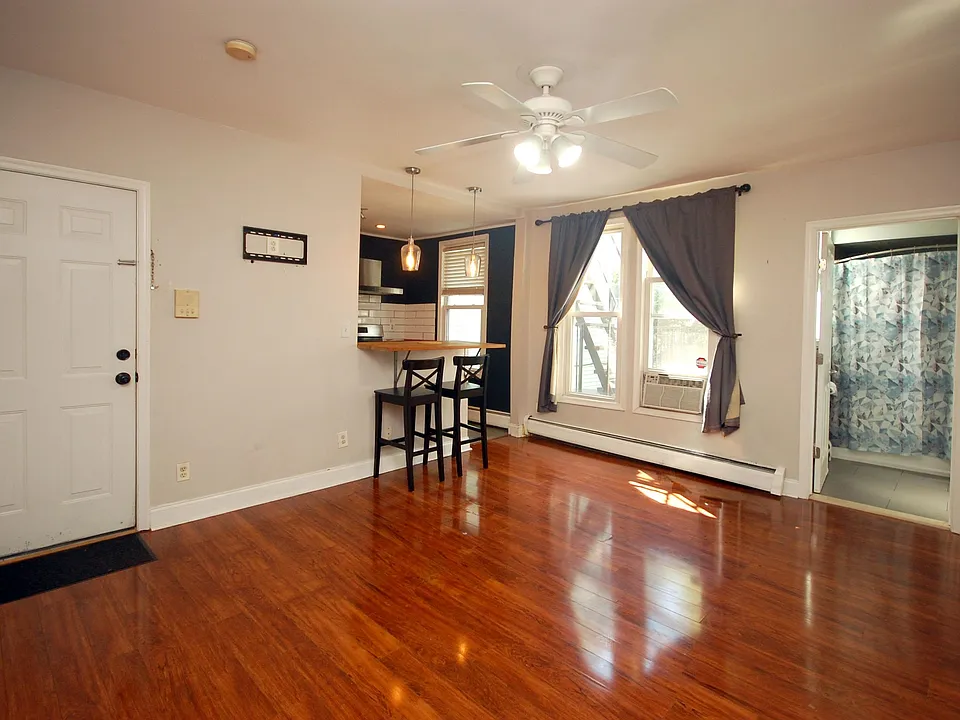 109 Bowers St #2