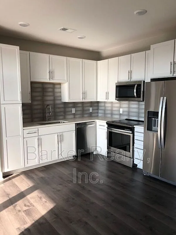 Building Photo - 414 S White St #303