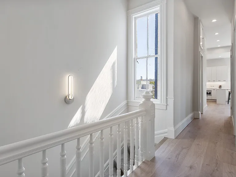 1329 S Van Ness Ave — Photo 21