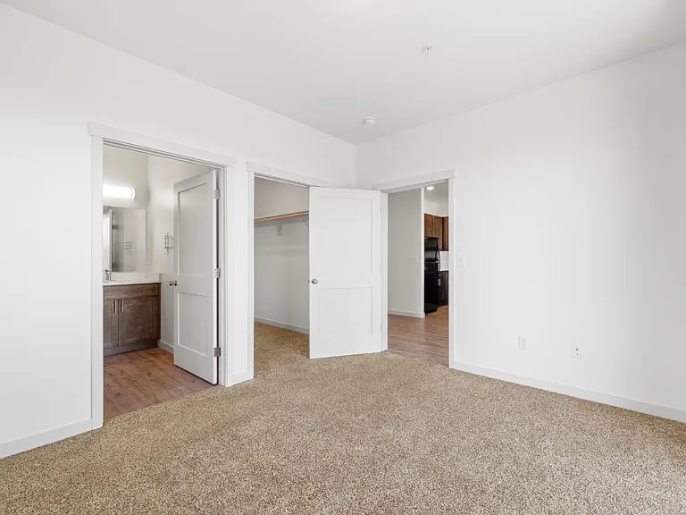 Columbia River Walk Apartments — Photo 132