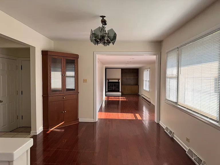 860 Madelyn Dr — Photo 6