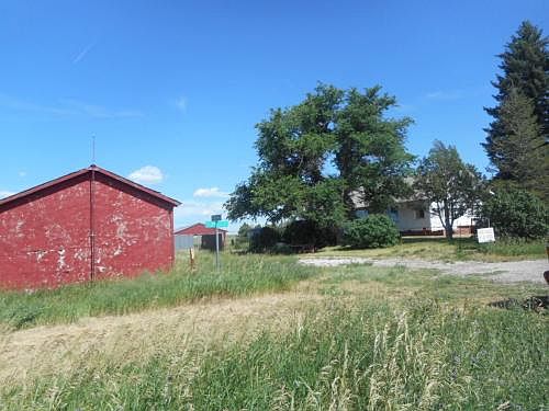 2nd image of 624 2nd St
