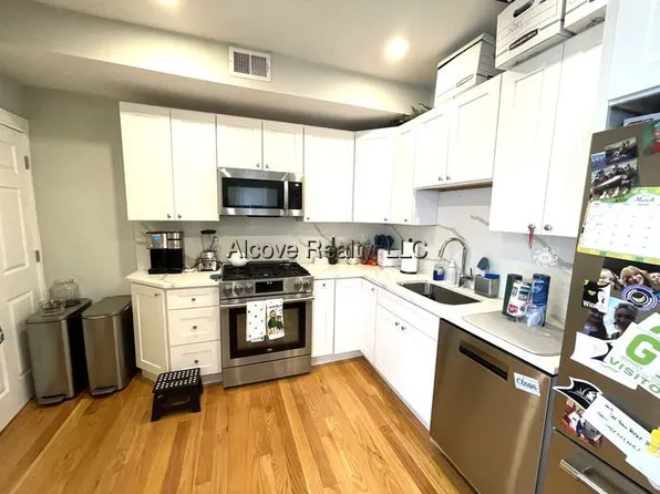 (undisclosed Address), Somerville, MA 02145