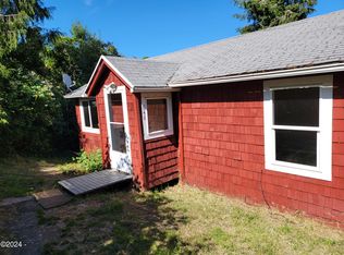 648 NE 8th Pl, Toledo, OR