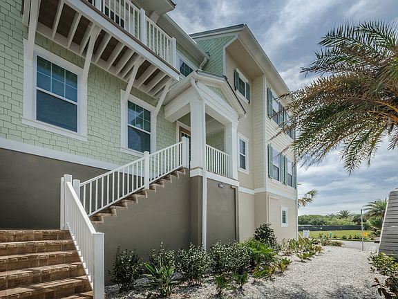 2nd image of 19915 Gulf Blvd Unit 102