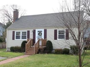 19 Balcomb St, Salem, MA 01970