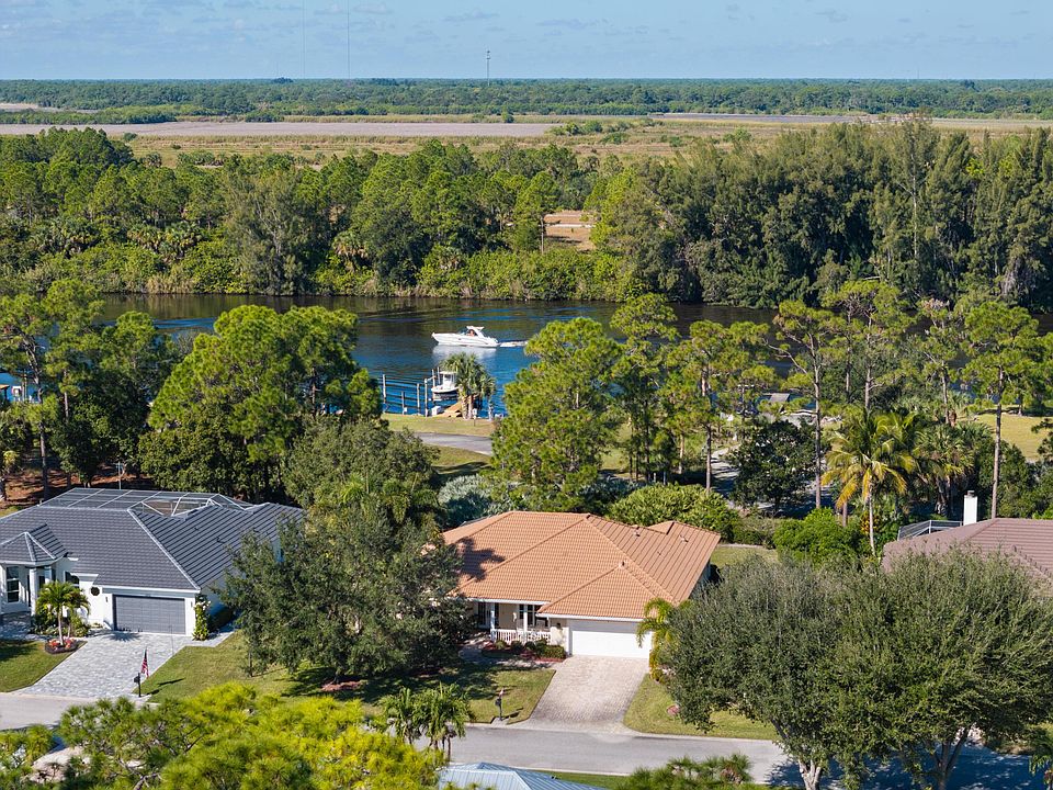 1st image of 8868 SW Fishermans Wharf Drive