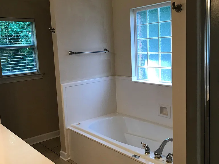 4006 Xavier Ct — Photo 4