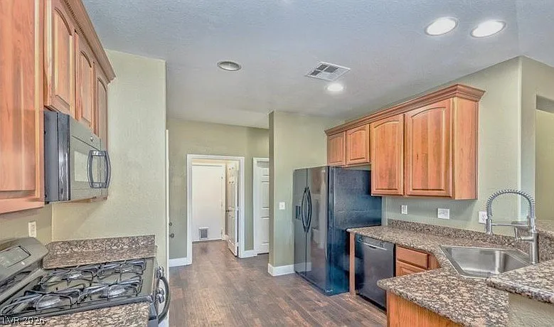 4 bed, 2.5 bath, 1829 sqft, $2,795 — Photo 4
