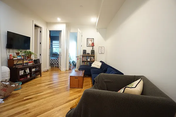 Rented by Rennit Inc. | media 27