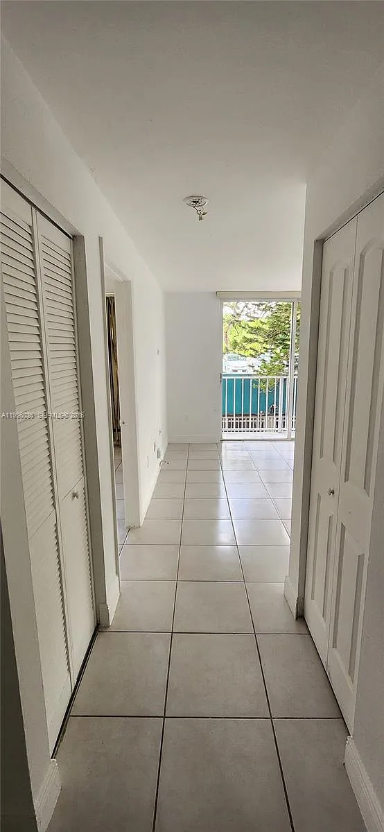 Building Photo - 1720 NW North River Dr #203