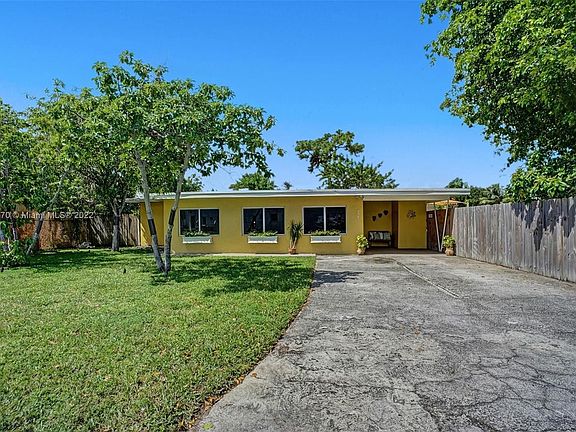 4th image of 3961 NE 10th Ave #0