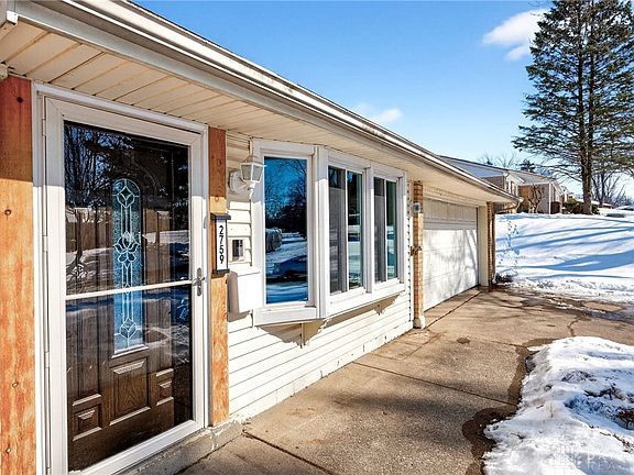3rd image of 2759 Shelburne Ln
