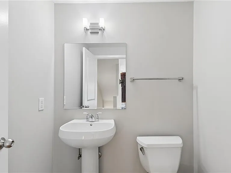238 Walker St SW #37 — Photo 15