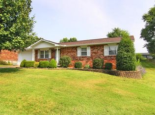 1414 Rolling Fields Dr, Jackson, MO 63755