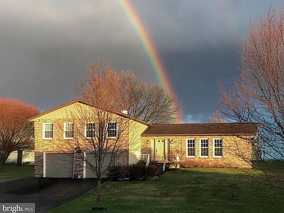 2nd image of 1422 Estate Dr