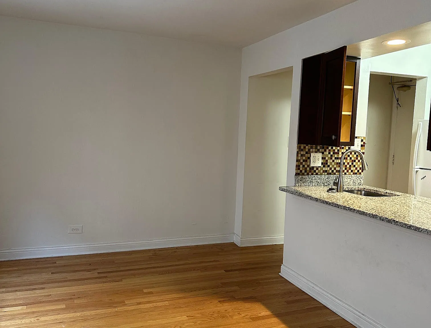 Studio, 400 sqft, $1,500 — Photo 2