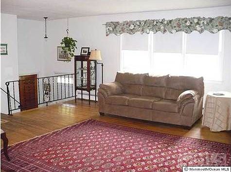 3rd image of 296 Osborne Ave