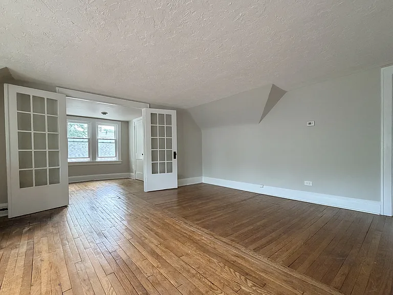 13817 Clifton Blvd #3 — Photo 5