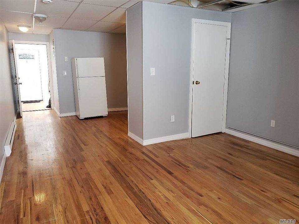 2nd image of 484 Hempstead Tpke APT 2