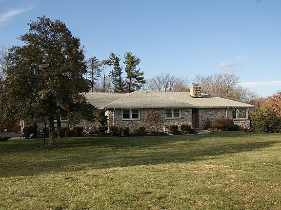 2nd image of 843 Miller Rd