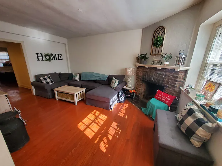 122 Argyle Rd #A — Photo 4