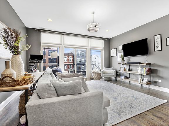 4th image of 1635 N Western Ave #2S
